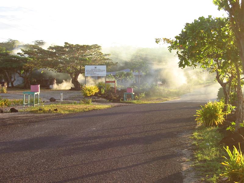 sam10 Savai'i, the largest island, is less populated than Upolu, where the capital Apia is located. Road traffic is an abstract concept.