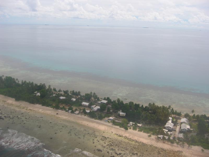 tuv10b The thin separation between lagoon (top) and ocean can be  well appreciated from the air.